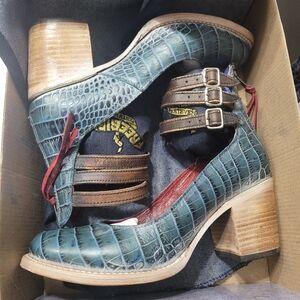 Freebird Randi turquoise croc